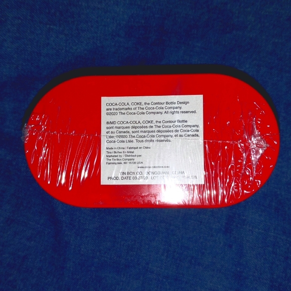 New Coke Cola Salt and Pepper Shaker - Picture 2 of 3